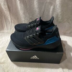 Adidas Ultraboost 21 men’s 9/womens 10